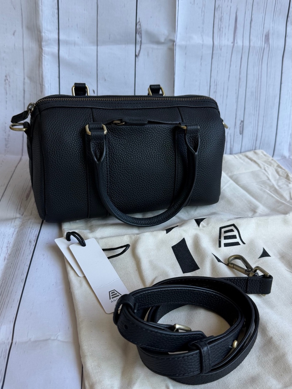 EUC - Andar The Camden Mini – Black Togo
